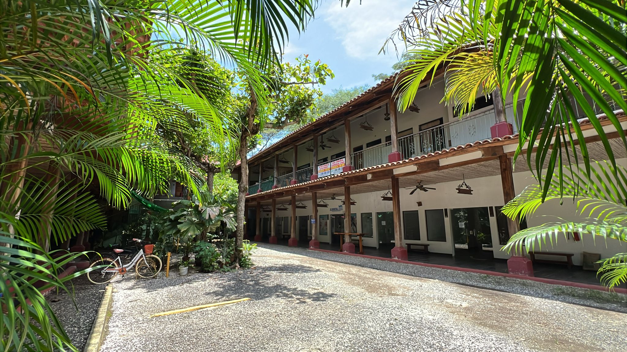 Colonial courtyard at Patio Colonial